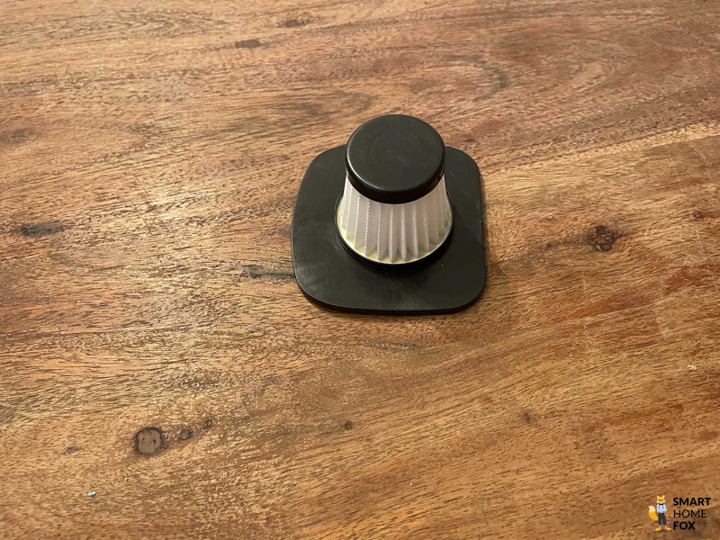 Man sieht den Filter des Bionic Blast Tornado S3.
